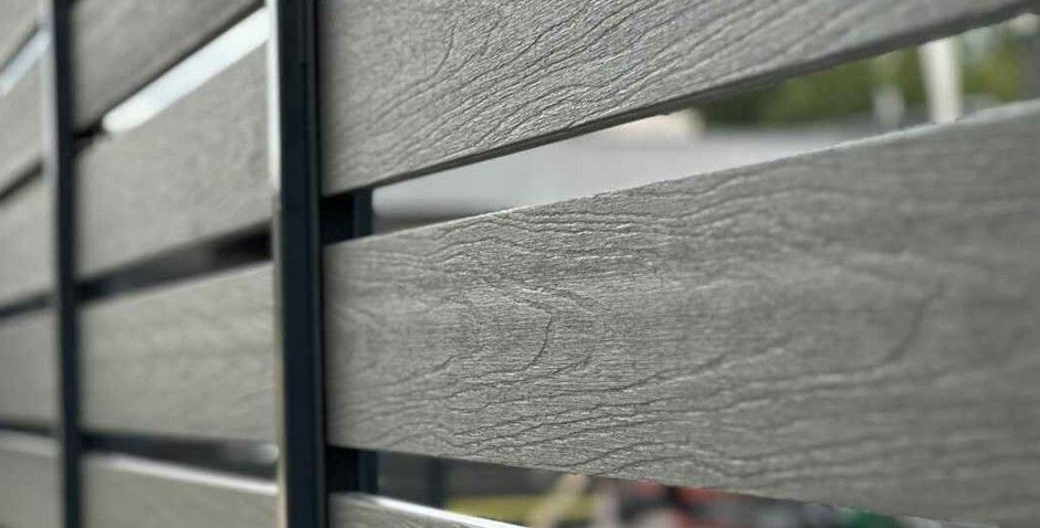 Доски и штакетник для забора